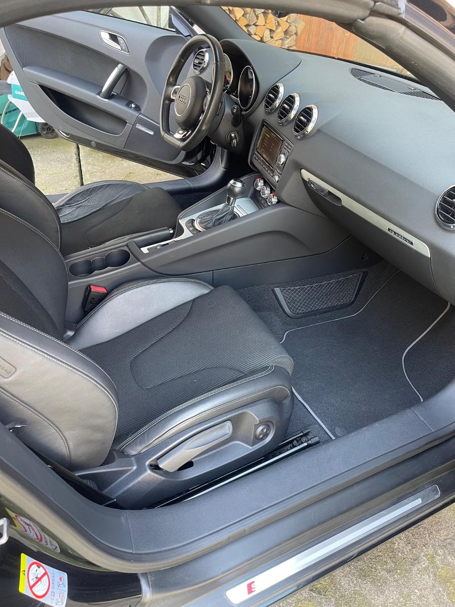 Audi TT Roadster 2.0 TFSI S tronic quattro -