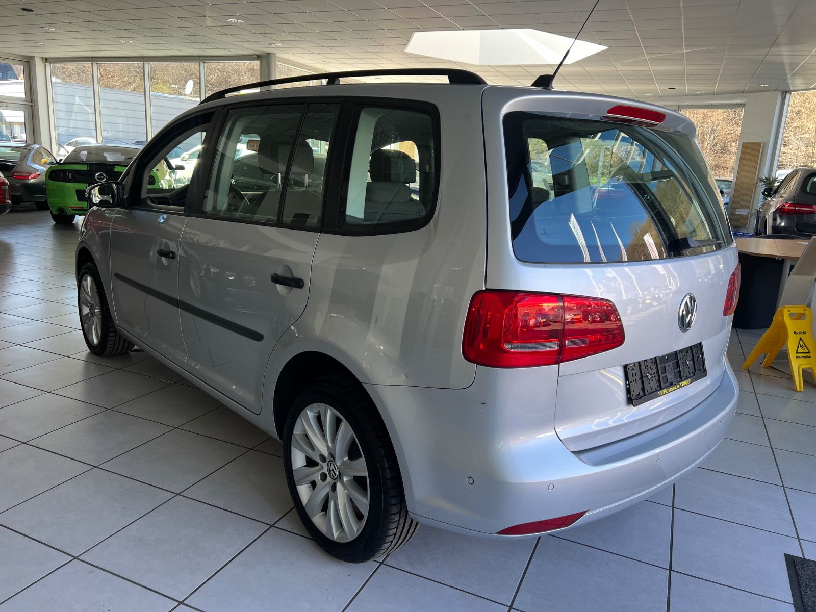 Fahrzeugabbildung Volkswagen Touran 2.0 TDI DSG