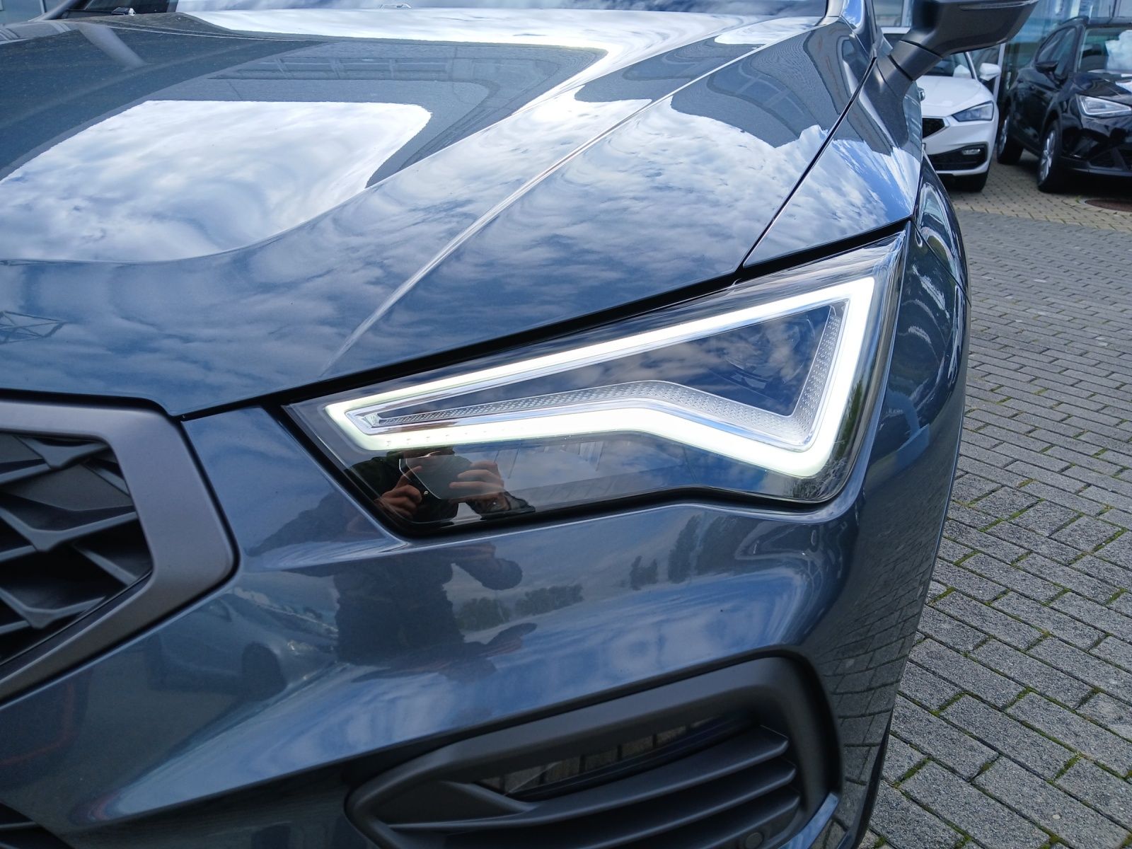 Fahrzeugabbildung SEAT Ateca TDI FR-Line DSG STH LED Navi AID ACC RFK S