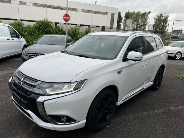 Mitsubishi Outlander PHEV Top 4WD, Kamera,Schiebedach,Leder