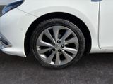 Toyota Auris 1.2 Turbo Executive *Kamera*Teilleder*SHZ* - Toyota Auris mit Benzin-Antrieb