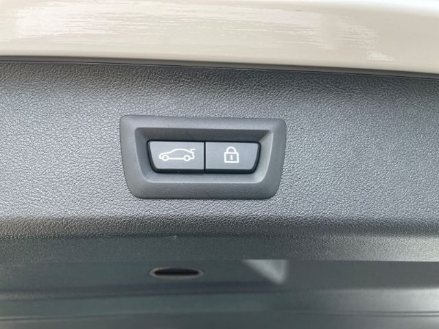 Fahrzeugabbildung BMW 530 i Touring Sport Line Autom. AHK, Leder, Stan