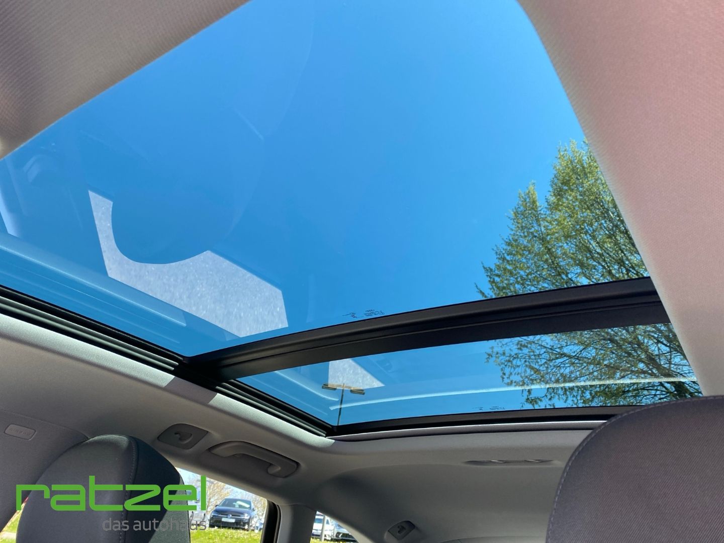 Fahrzeugabbildung Audi A4 Avant S line 40 TFSI S tronic Pano Navi LED A