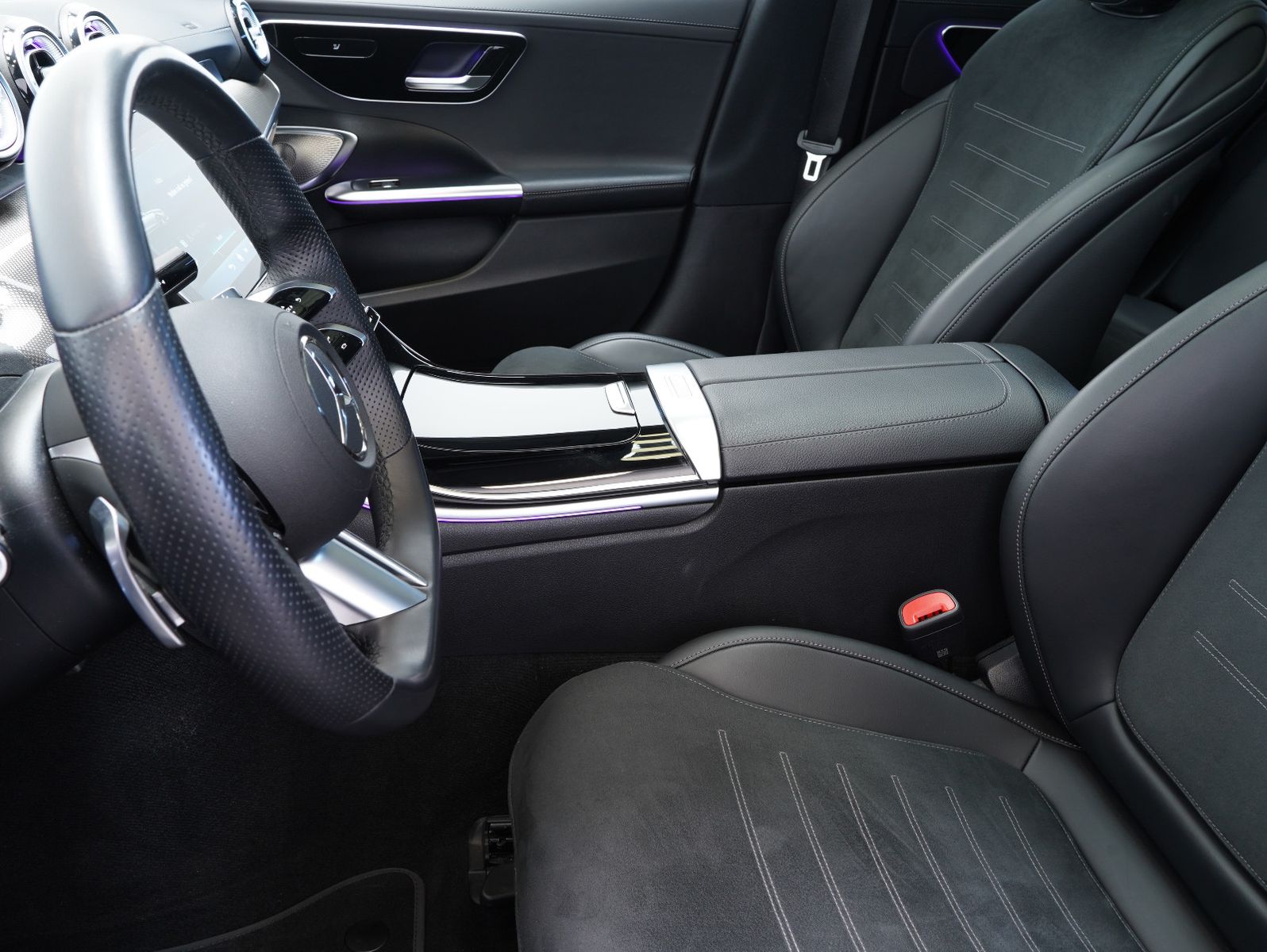 Fahrzeugabbildung Mercedes-Benz C 220 T d AMG Line DISTRONIC/PANORAMA/AHK