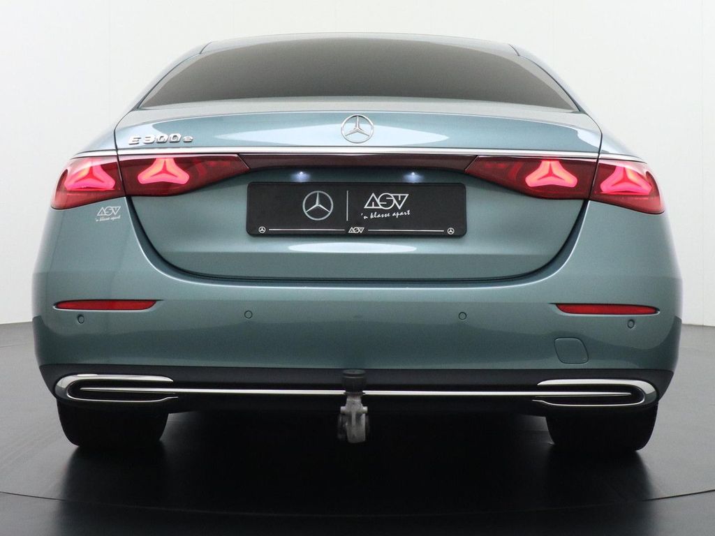 Mercedes-Benz E 300 e Luxury Line Rijassistentiepakket, Wegkla