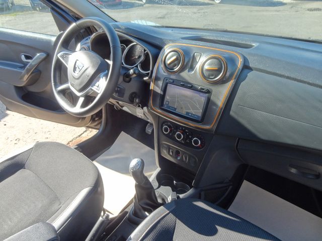 Fahrzeugabbildung Dacia Sandero II Stepway Celebration/1.Hd/Kamera