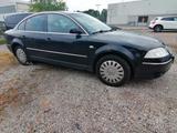 Volkswagen Passat Lim. V6 TDI Trendline - Volkswagen Passat aus 2003 mit Diesel-Antrieb: Limousine