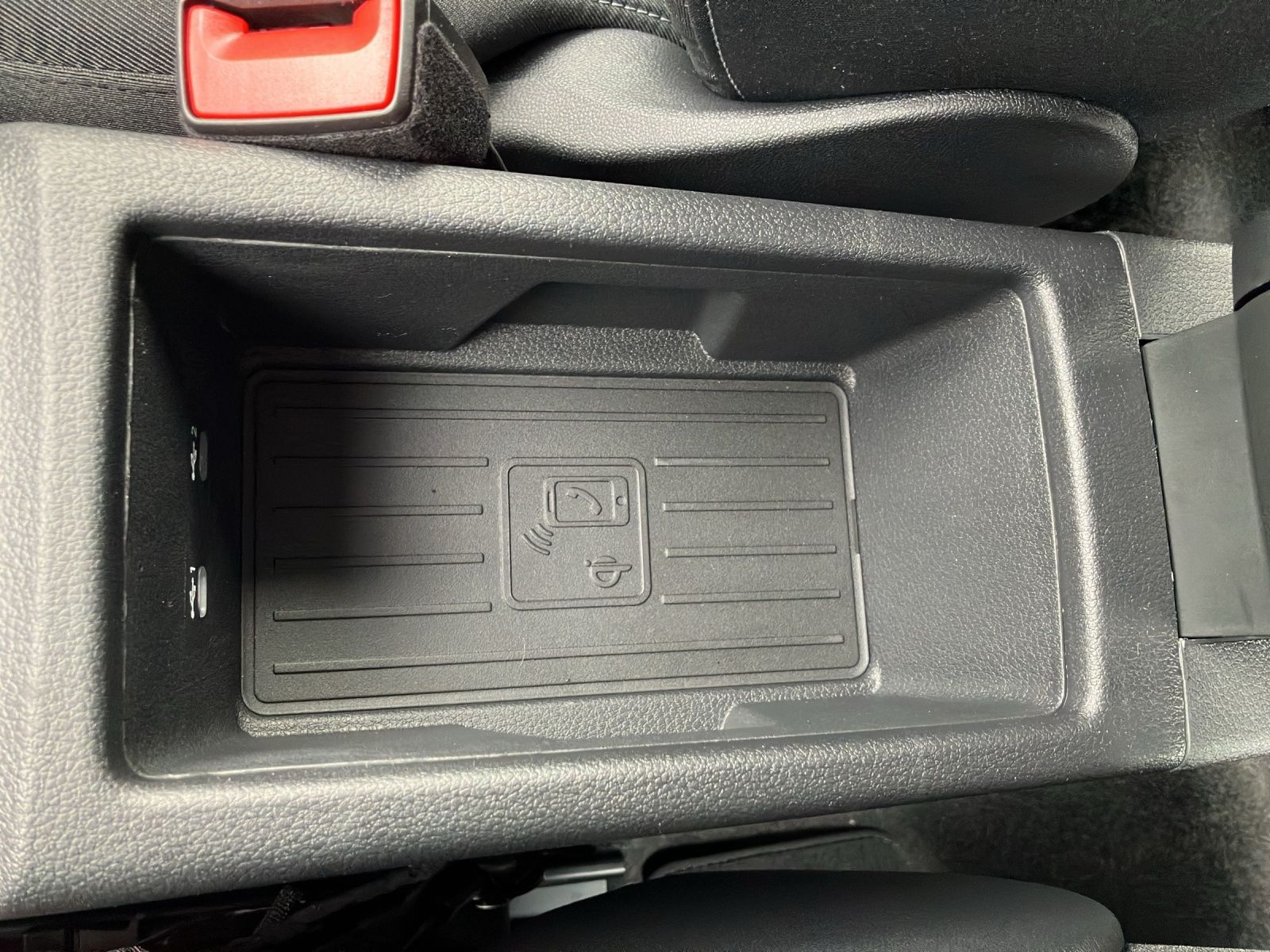 Fahrzeugabbildung Audi Q2 35 TFSI advanced S tronic Matrix Vorb. AHZV