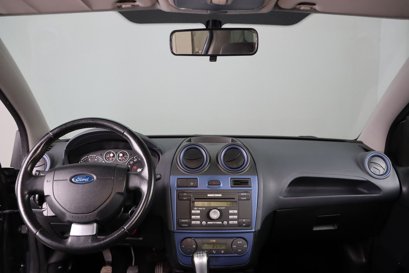 Fahrzeugabbildung Ford Fiesta 1.4 16V Connection * Klimaautom.