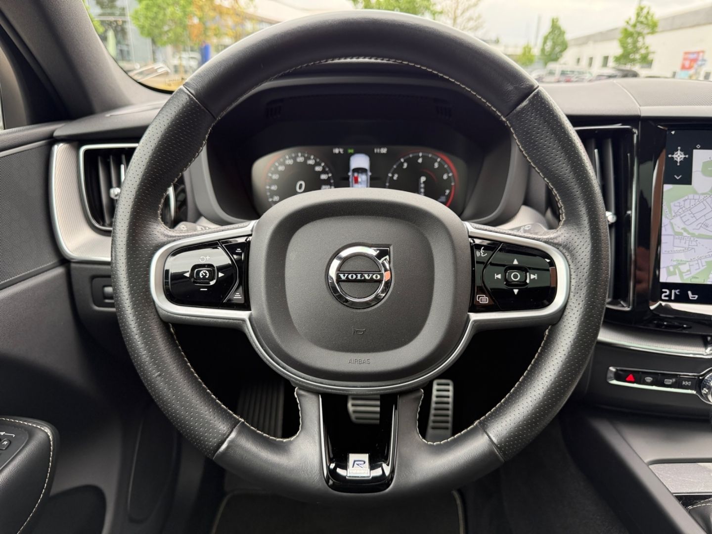 Volvo XC60 T5 AWD R Design LED HUD Pano HiFi digi CP foto 13