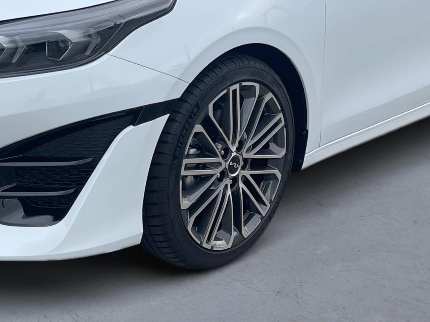 Kia Ceed_sw 1.5T DCT GT-Line Leder Techno Performanc