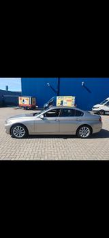 BMW 520i Luxury Line Luxury Line - BMW 520 aus 2013 mit Benzin-Antrieb: Limousine