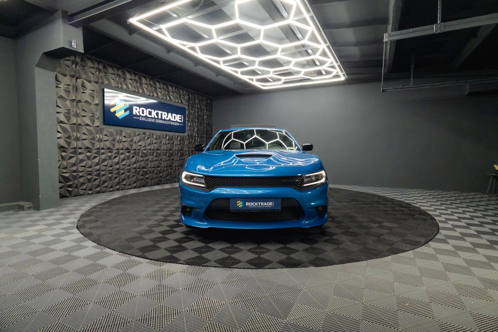 Fahrzeugabbildung Dodge Charger 5.7 V8 HEMI R/T Night-Paket Performance