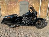 Harley-Davidson Road King Special 114 Vivid Black FLHRXS - Harley-Davidson Road King Special