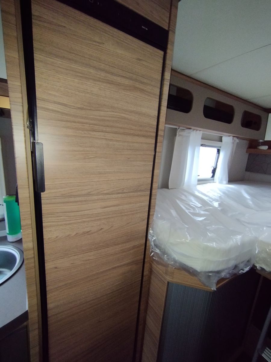 Fahrzeugabbildung Weinsberg CaraCompact Suite MB EDITION PEPPER 640 MEG 24er