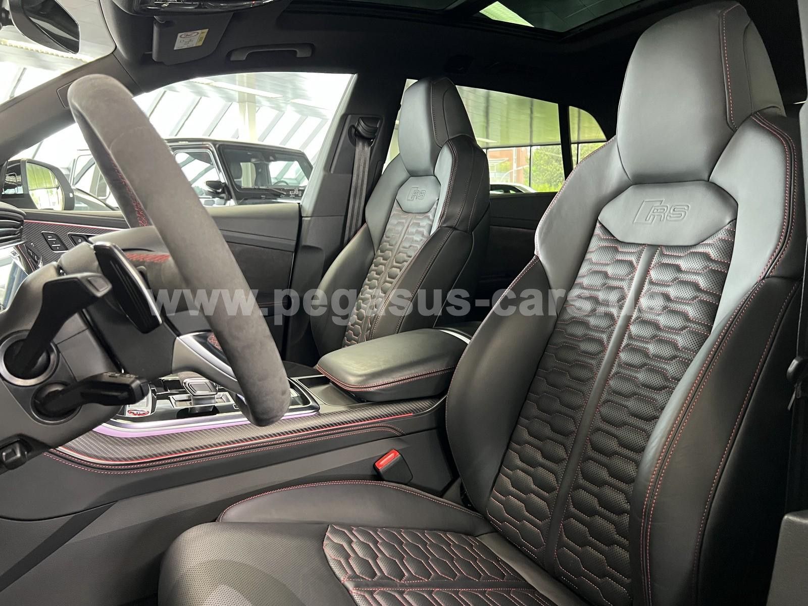 AUDI RSQ8 - 2