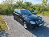 Mercedes-Benz 200 - Mercedes-Benz 200 aus 2005