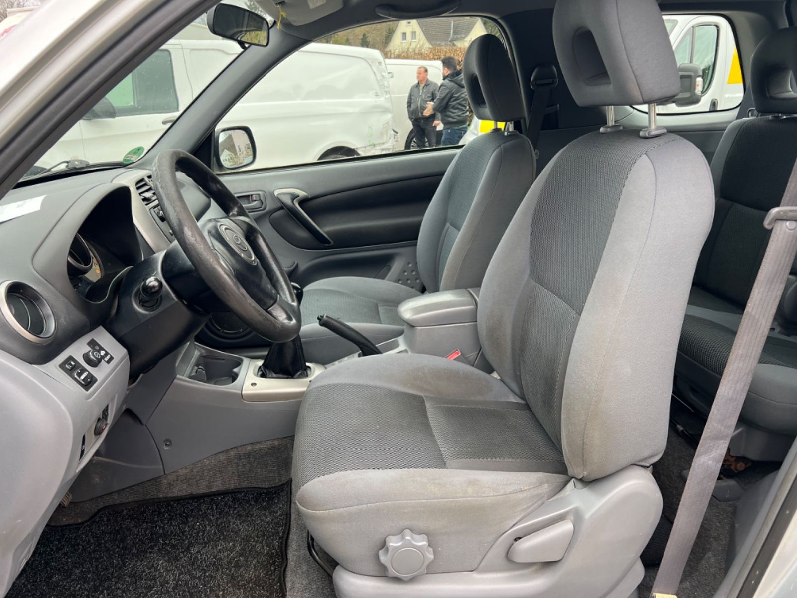 Fahrzeugabbildung Toyota RAV 4 2.0 4x4