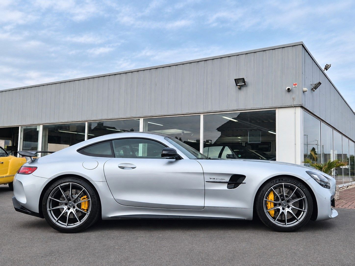 Fahrzeugabbildung Mercedes-Benz AMG GT R Coupe/Orig. 590 km! Neuwagen