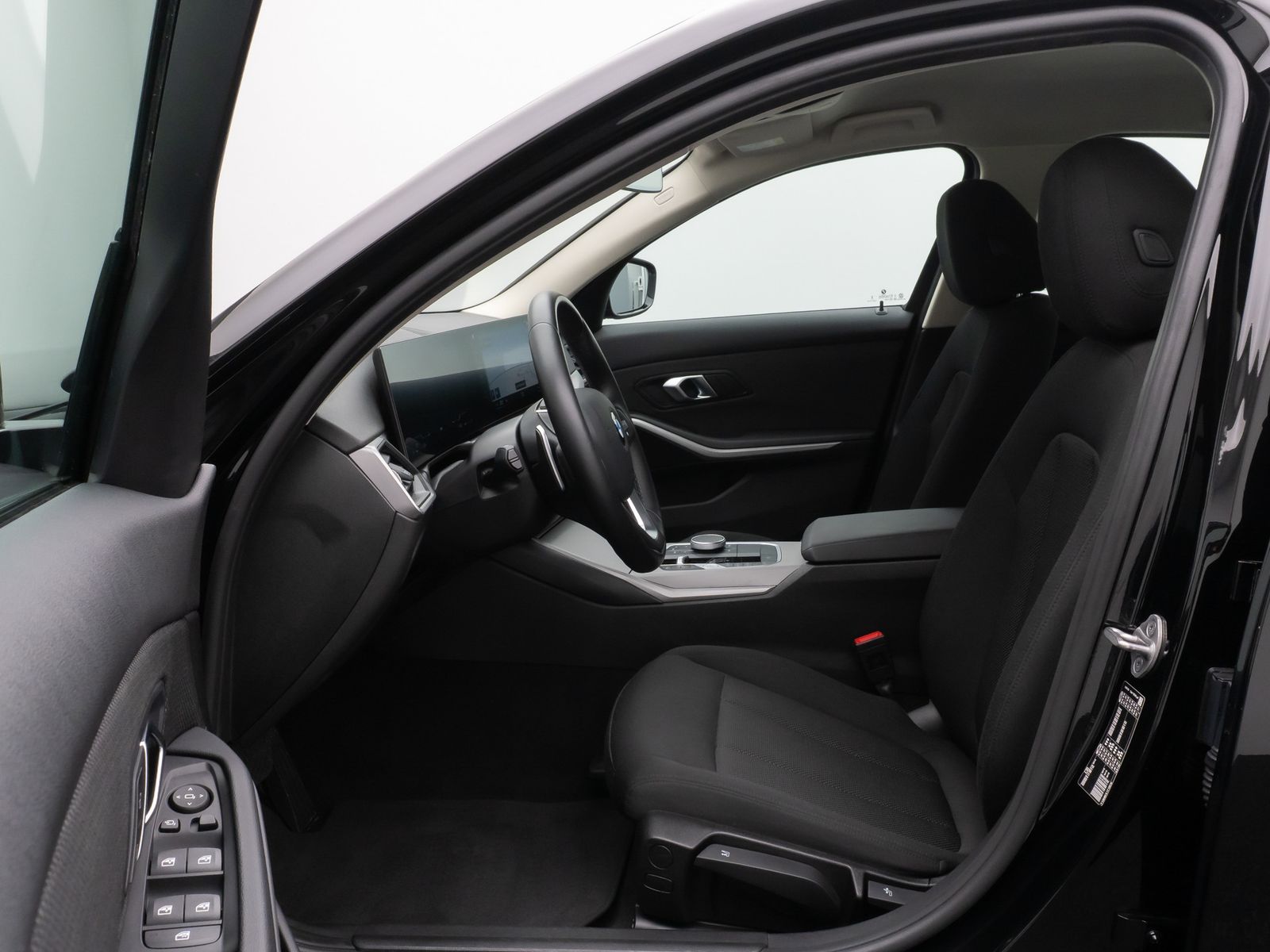 Fahrzeugabbildung BMW 318i GeschwindigReg DAB PDC Cockpit+ Widscreen