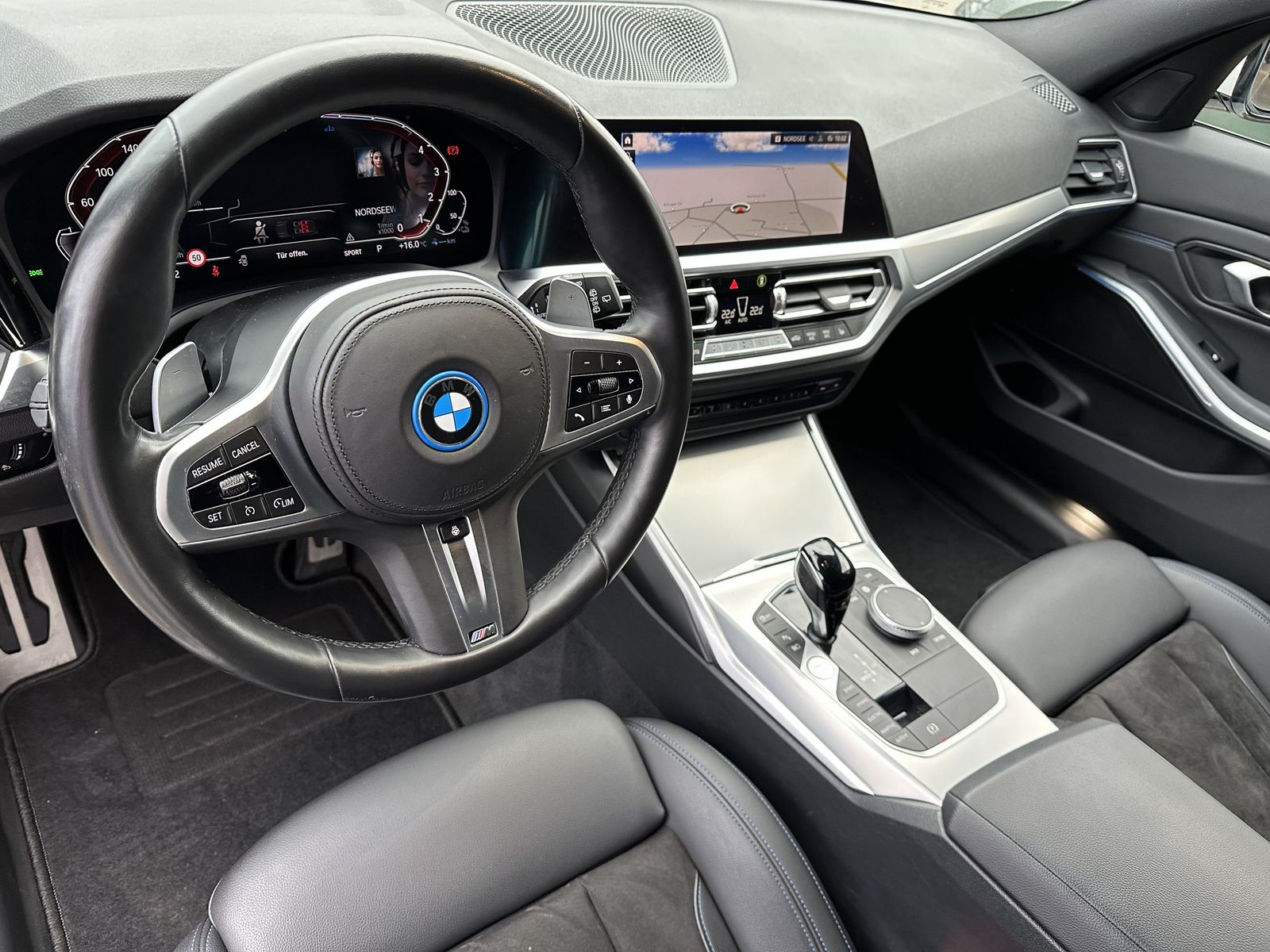 Fahrzeugabbildung BMW 320e Touring xDrive M-Sport NAV+LED+AHK+HIFI+KAM