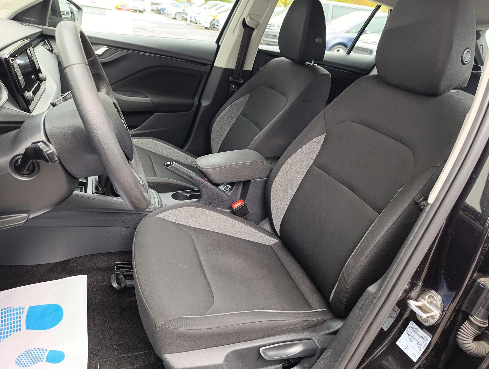 Skoda Scala Active Car Play Tempomat SHZ PDC AHK