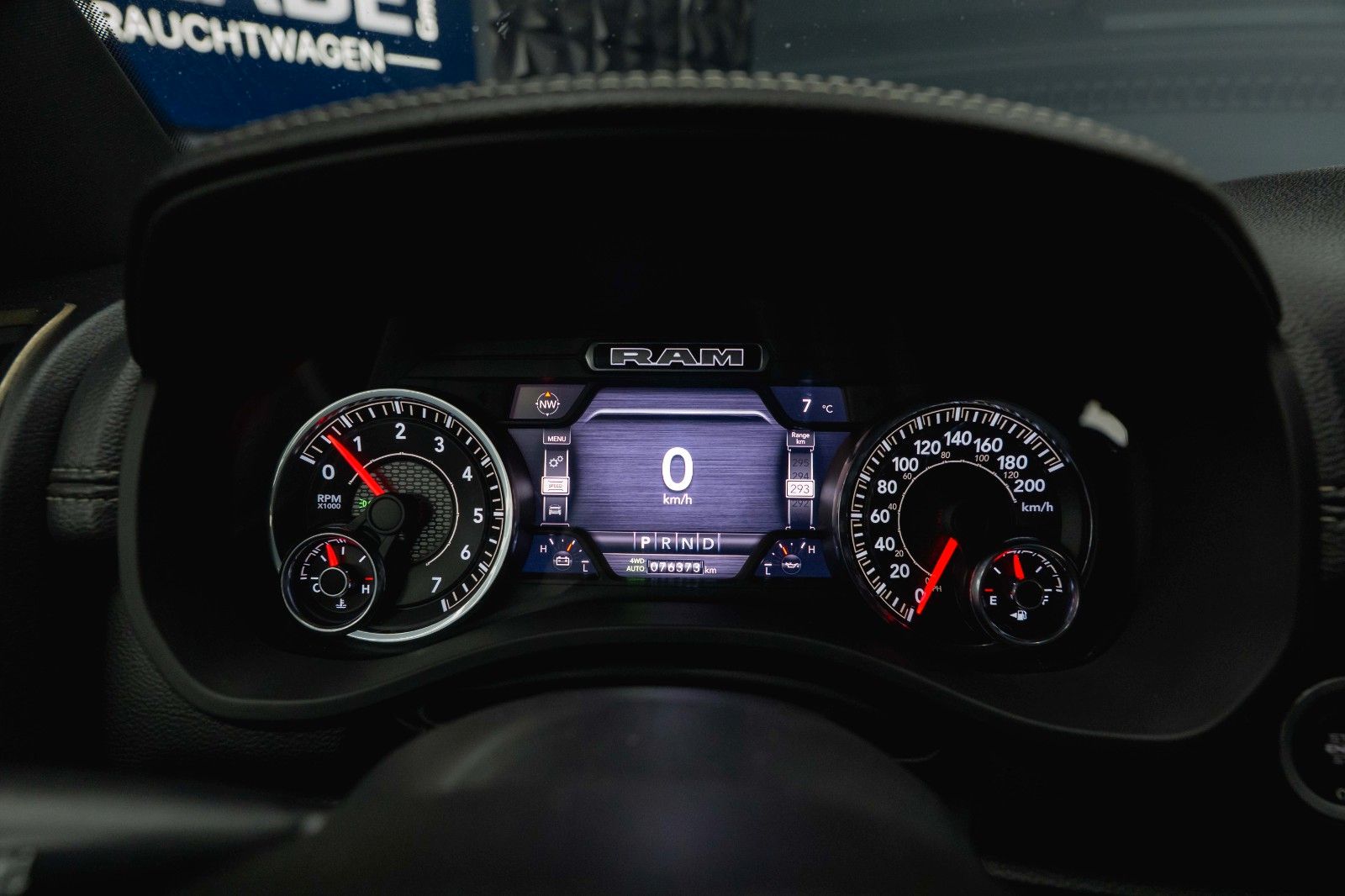 Fahrzeugabbildung Dodge RAM 5.7 V8 HEMI 4x4 OFFROAD Night-Paket *LED*19%