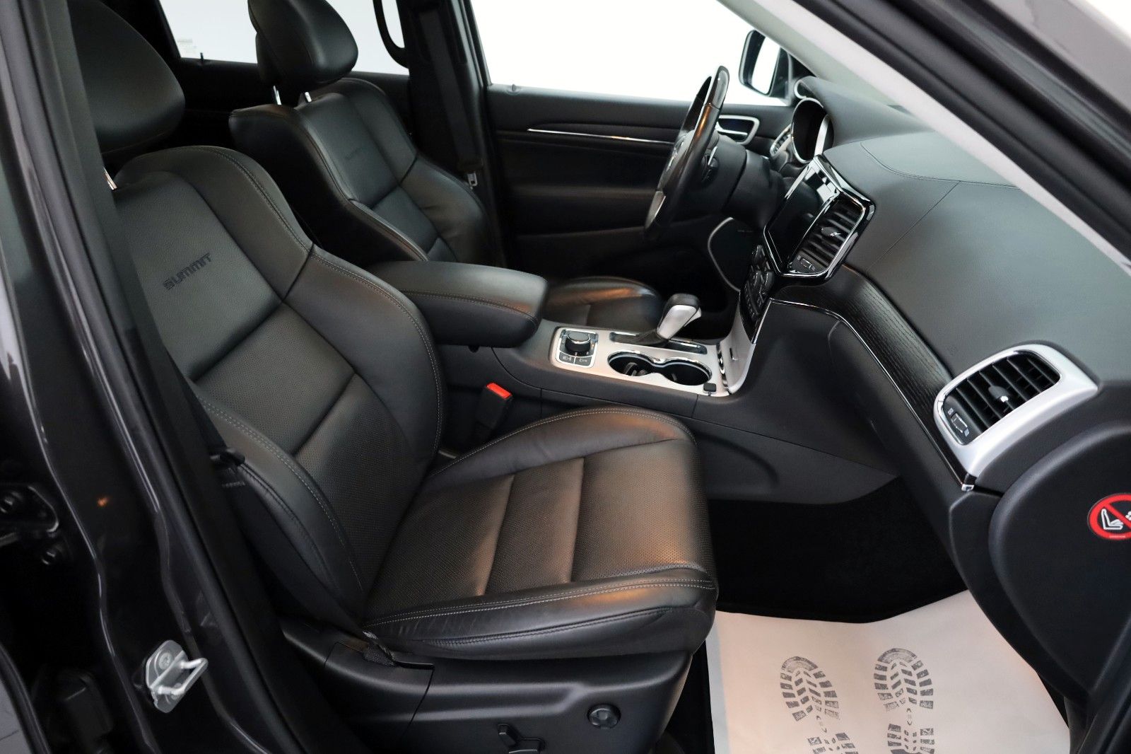 Fahrzeugabbildung Jeep Grand Cherokee 3.0CRD Summit Leder,Navi,Panorama