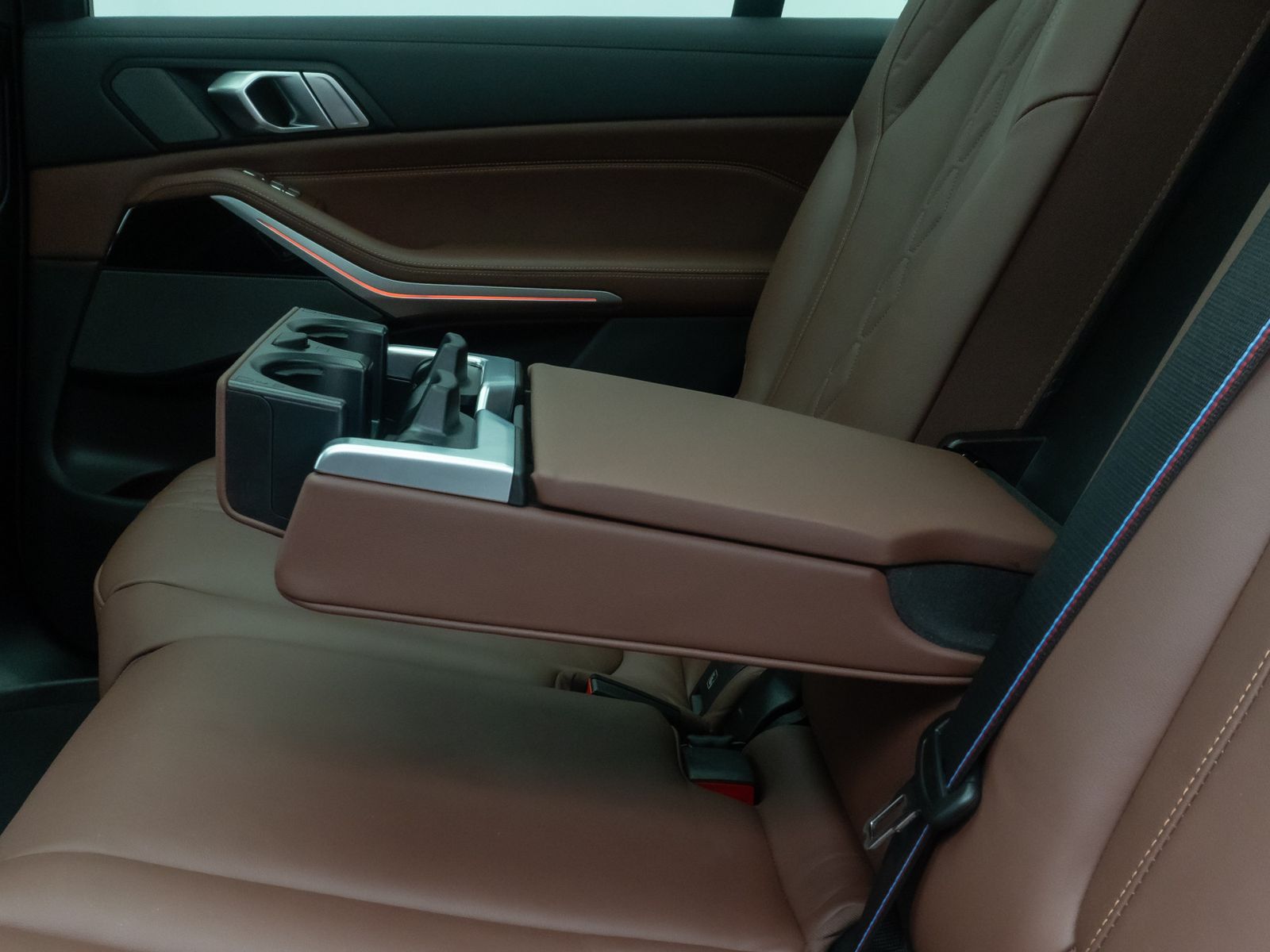 Fahrzeugabbildung BMW X7 M60i xD SkyLounge 360&deg;HUD H/K SoftClos 23Zoll