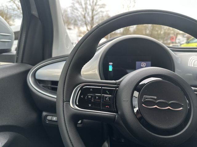 500e Cabrio 42kWh Style PAKET Klima Navi