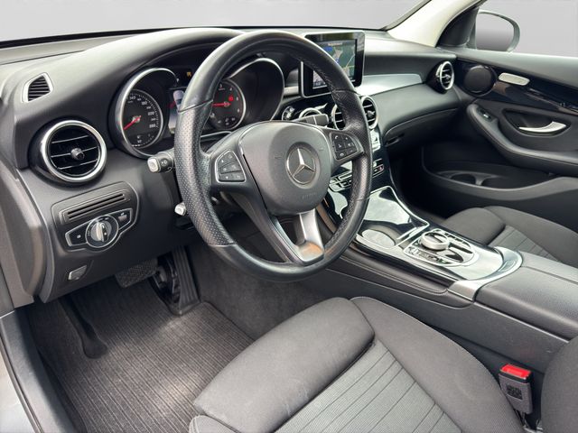 Fahrzeugabbildung Mercedes-Benz GLC 220d 4Matic+LED+Distronic+Kamera+AHK
