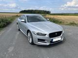 Jaguar XE  AWD R-Sport  TÜV Neu 8fach bereift