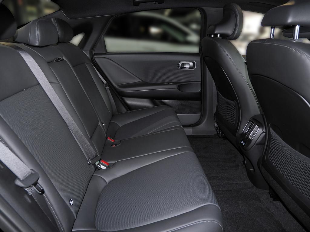 Fahrzeugabbildung Hyundai IONIQ 6 EV FL UNIQ Glas-Schiebedach