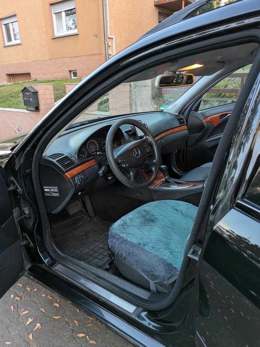 Mercedes-Benz E200 2008 — photo 7