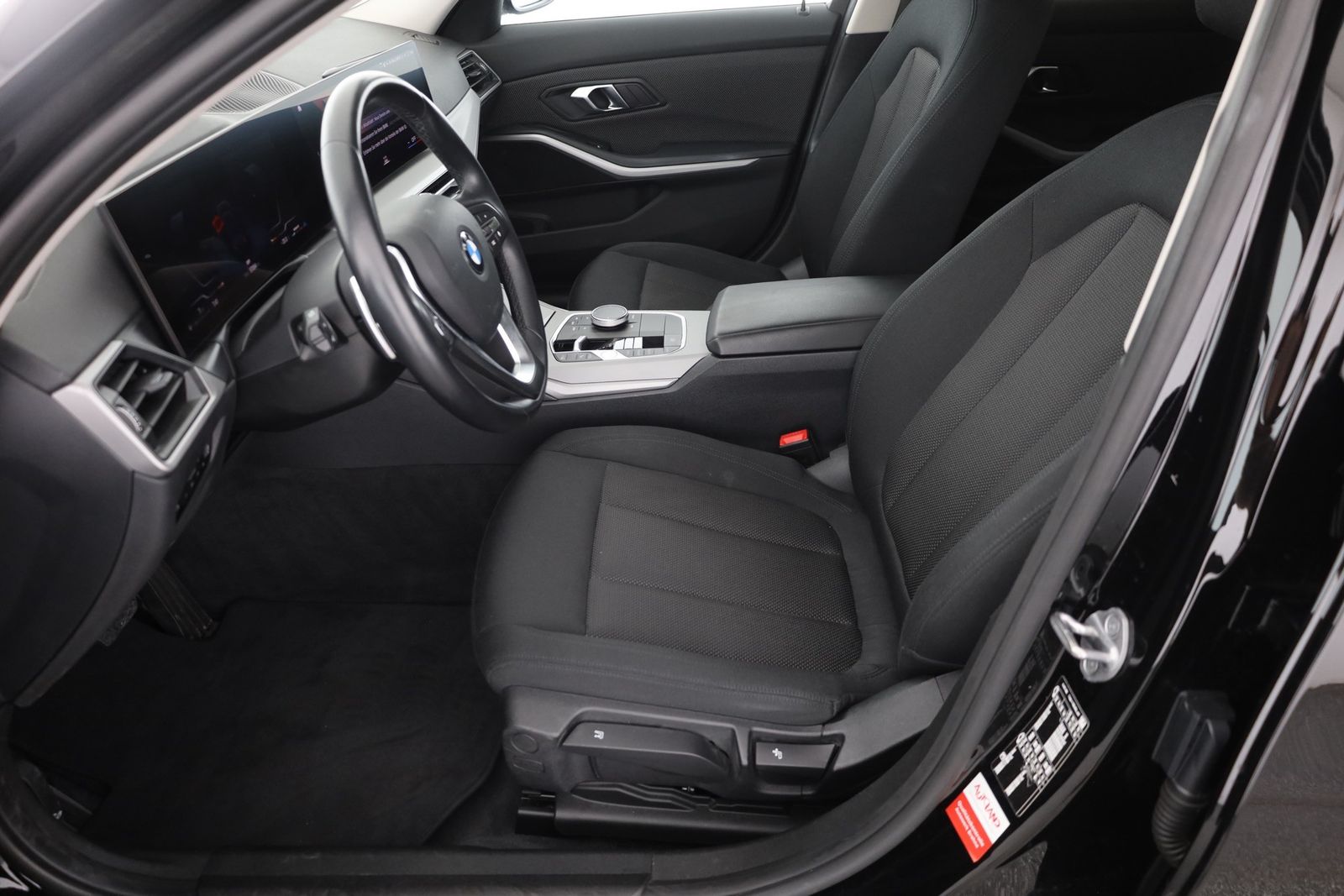 BMW 318i Touring LED Navi Kamera el. Heckklappe DAB foto 23