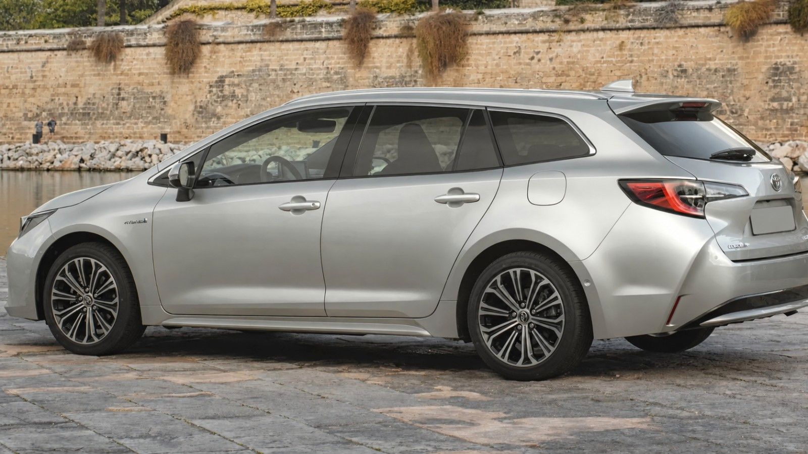 Toyota Corolla TS 1.8 Hybrid Club