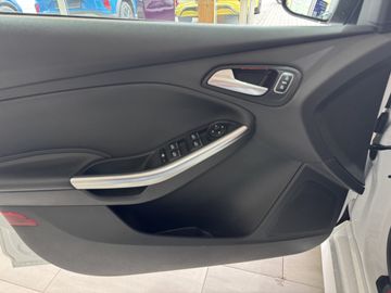 Ford Focus Turnier ST 250PS