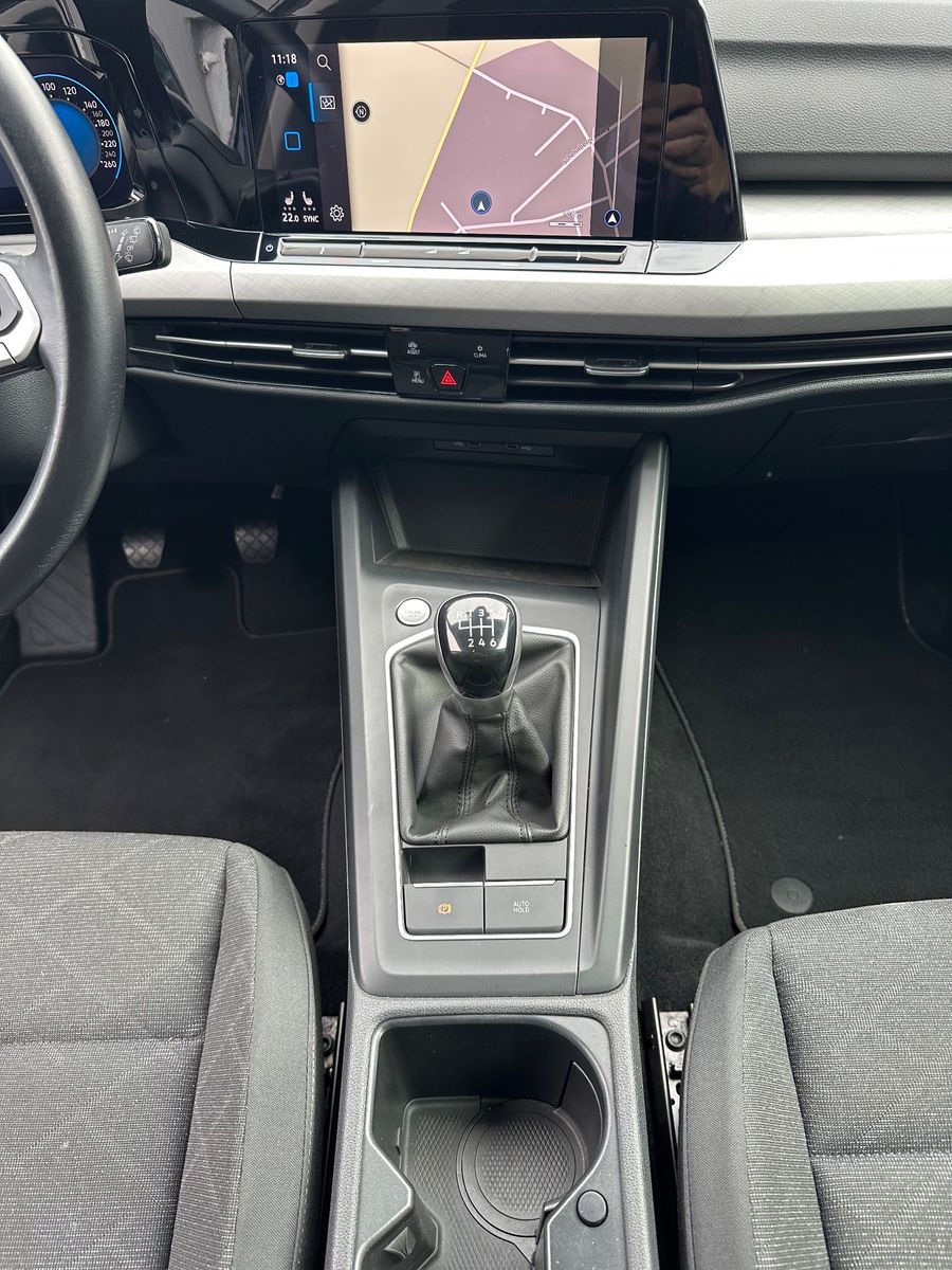 Fahrzeugabbildung Volkswagen Golf Variant 2.0 TDI Life NAV+LED+ACC+PP+SHZ