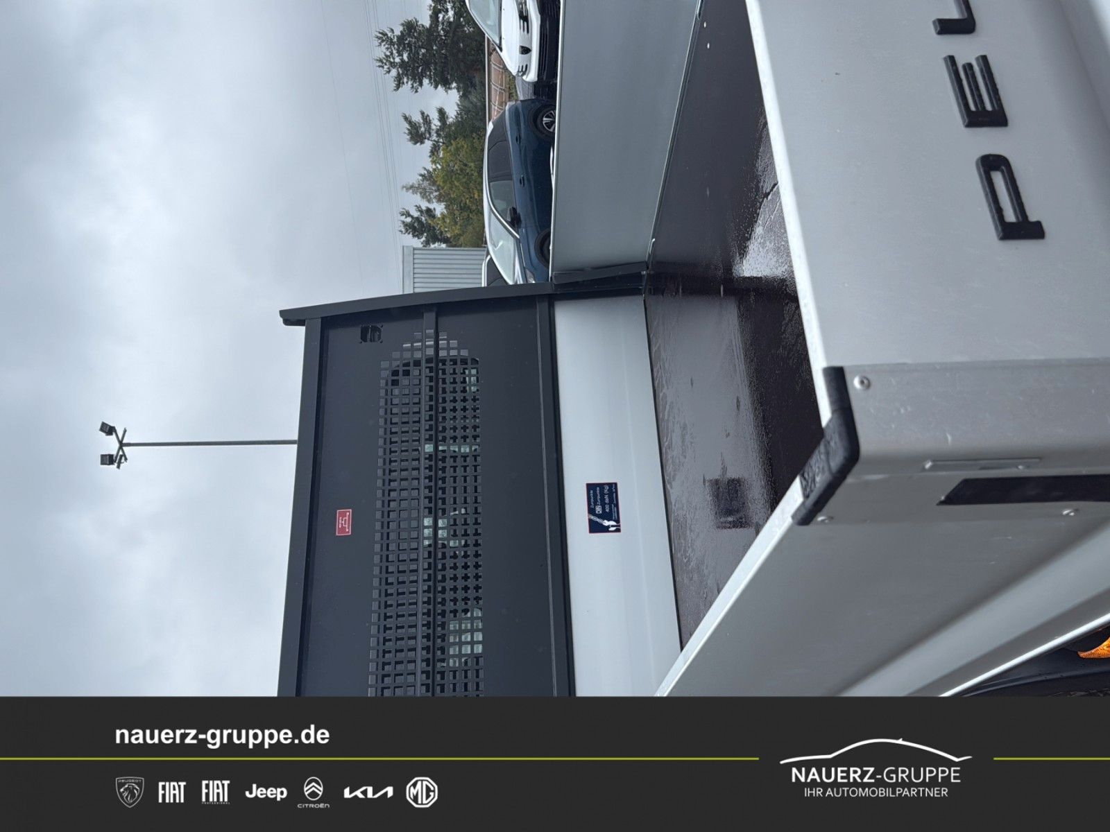 Fahrzeugabbildung Peugeot Boxer Pritsche/Kipper Doppelk. 335 L3 BlueHDi 14