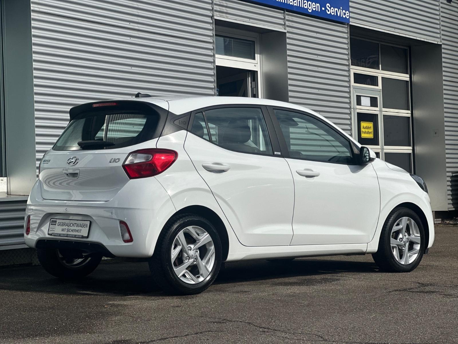 Hyundai i10 1,2 AT NAVI/CAM/PDC/CLIMAA/SHZ/4SEASON/GARAN
