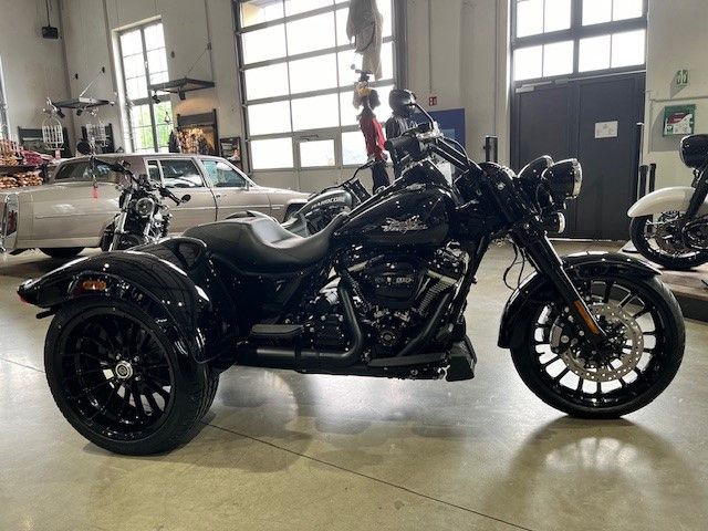 Harley-Davidson FLRT Freewheeler 114cui Sofort bei H-D Motomaxx