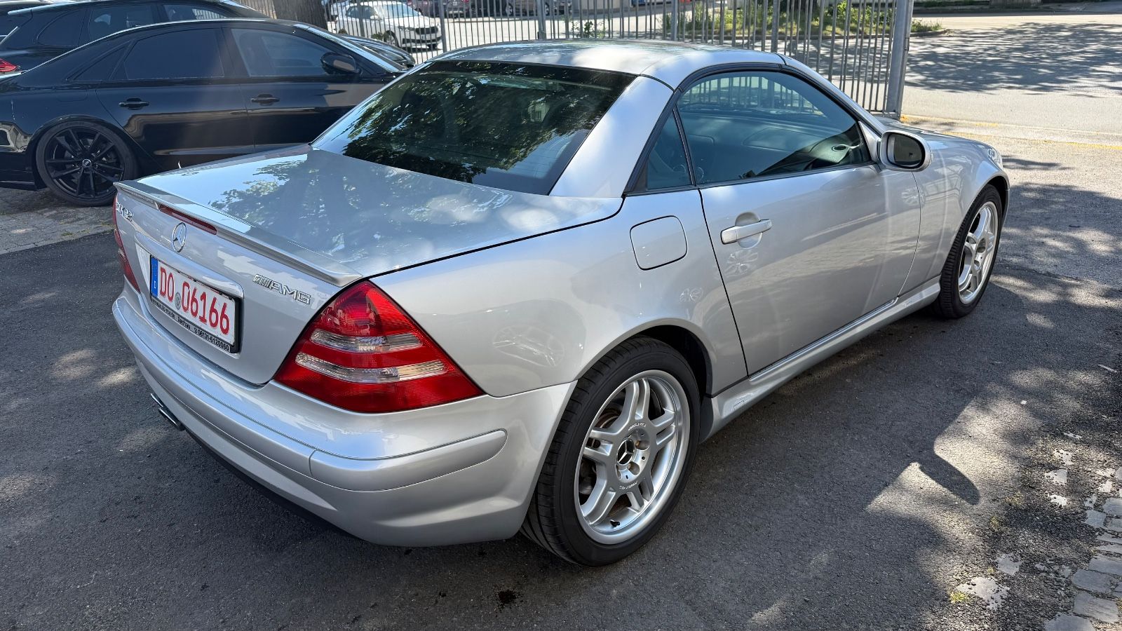 Fahrzeugabbildung Mercedes-Benz SLK 32 AMG Xenon Designo