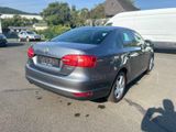 Volkswagen Jetta VI 1.6 TDI 2.HD/CARPLAY/TEMPO/CLIMATRONIC - Volkswagen Jetta aus 2011 mit Diesel-Antrieb