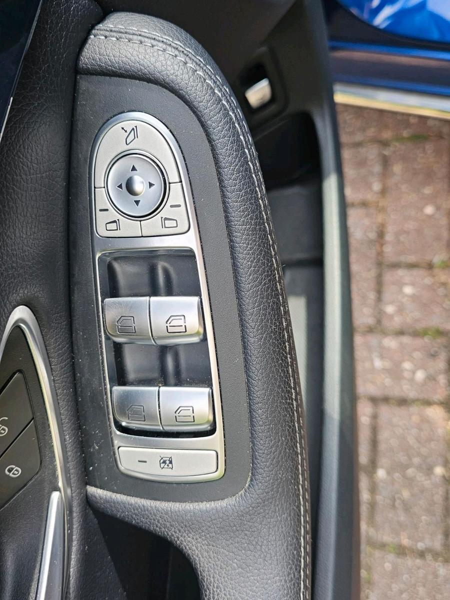Mercedes-Benz C180 2015 — photo 11