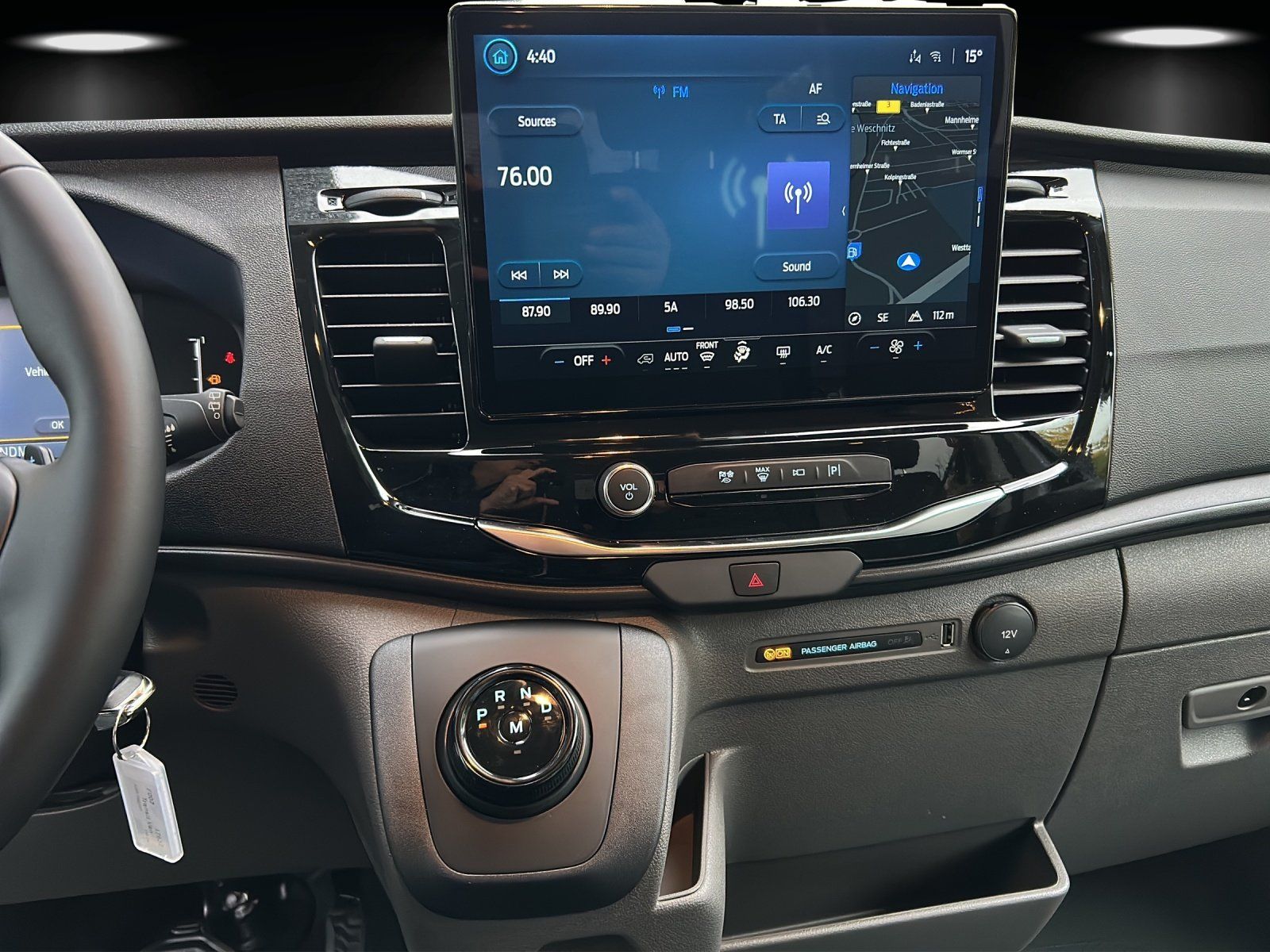 Fahrzeugabbildung Ford Transit Kombi 350L3 Trend 6 Sitze GJR Techno Pak