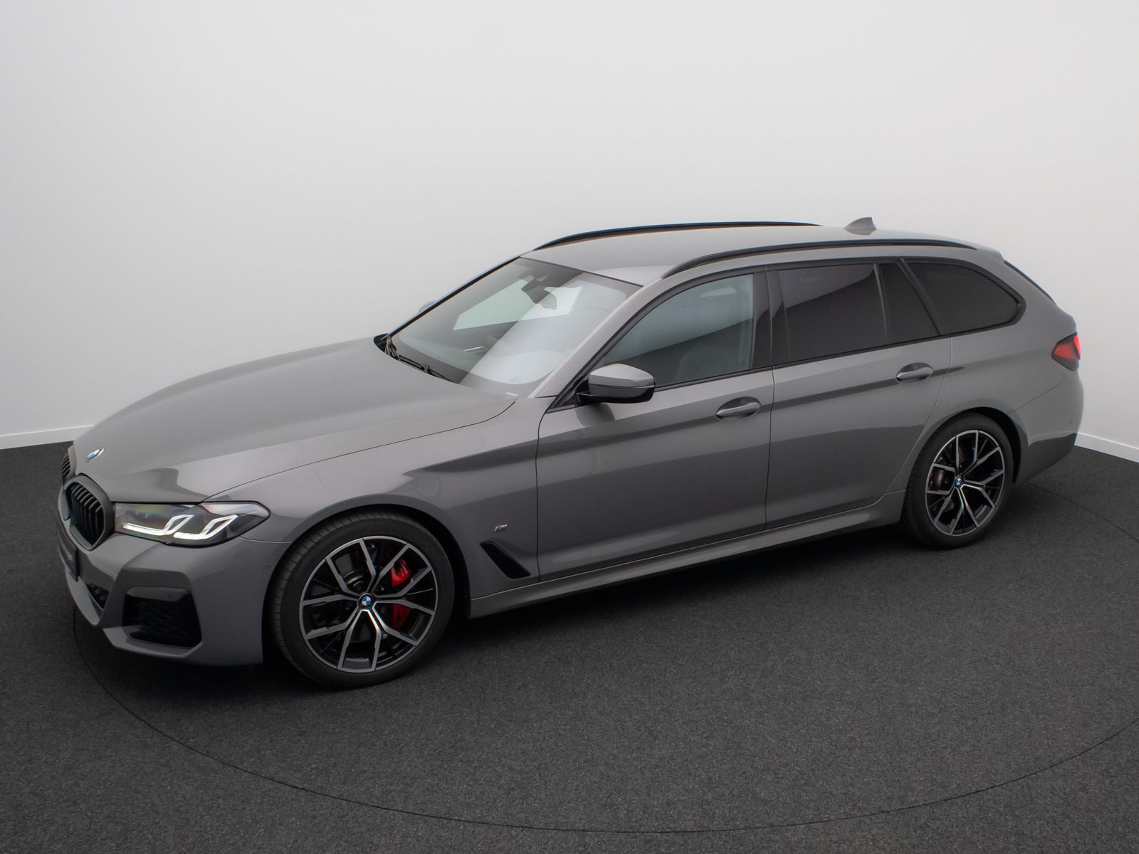 Fahrzeugabbildung BMW 540i xD M Sport Kamera DAB H/K Lenkrhzg Alarm