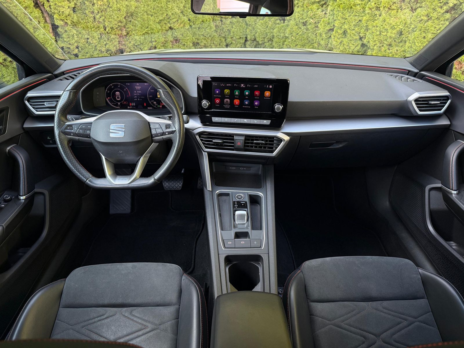 Fahrzeugabbildung SEAT Leon ST 2.0TDI DSG FR-Line LED+SHZ+VIRT+ACC+MEMO