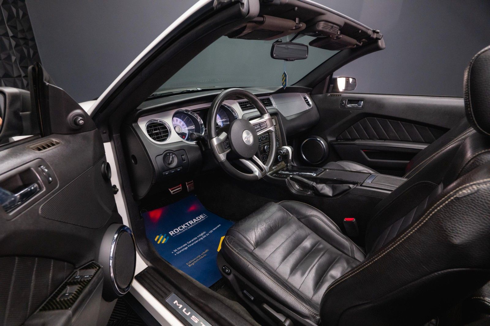 Fahrzeugabbildung Ford Mustang 3.7 V6 GT Cabrio | TÜV 2028 | 4Season