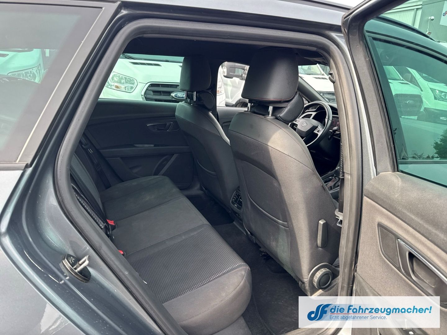 Fahrzeugabbildung SEAT Leon ST FR 2.0 TDI Sportpaket Navi  Soundsystem