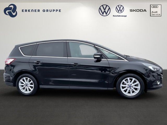 Fahrzeugabbildung Ford S-MAX 2.0Eco Boost Titanium PANO+LED+PARKLENK+AC